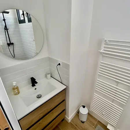 Апартаменты Renovated Duplex With A Quiet Terrace