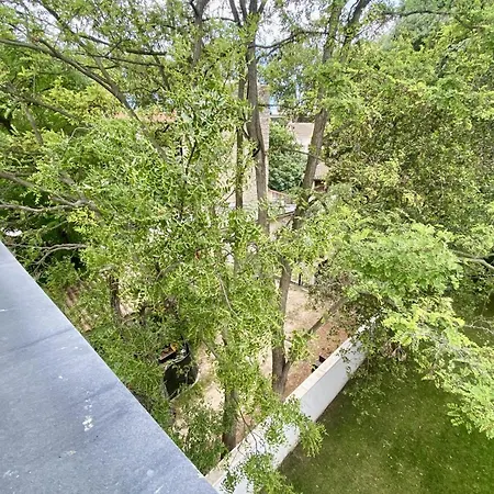 Renovated Duplex With A Quiet Terrace Апартаменты Монпелье